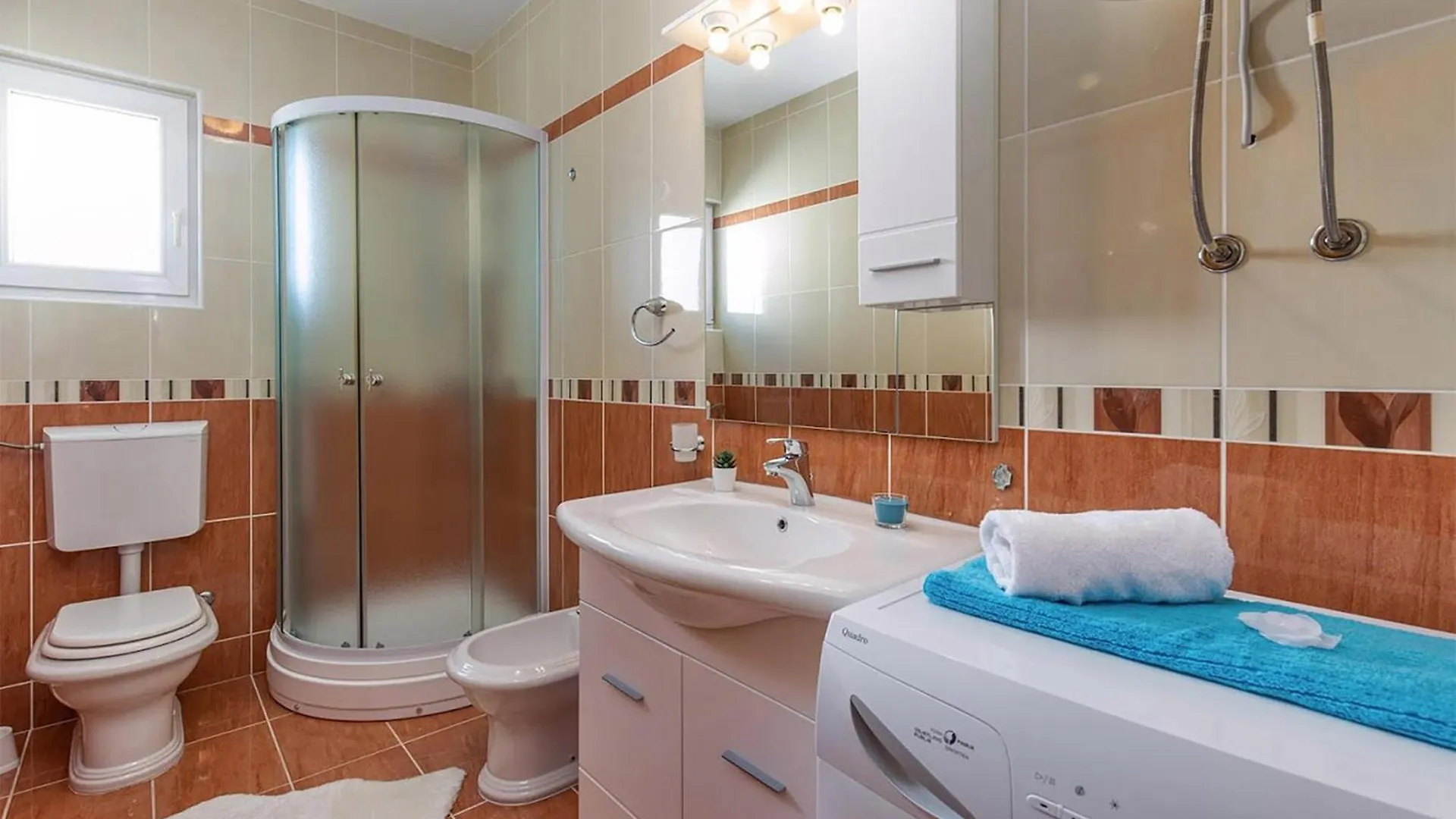 Gorgeous Apartment In Dramalj With Kitchen